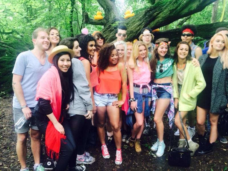 Glue on E4 - Pics #3